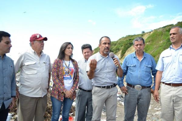 Maldonado, junto a los alcaldes afectados por la situación hicieron un llamado a los concejales de las cámaras municipales del área metropolitana para que asuman la responsabilidad 