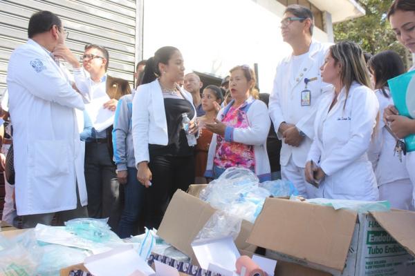 La gobernadora de Táchira, Laidy Gómez recorrió el Hospital junto a su equipo de trabajo