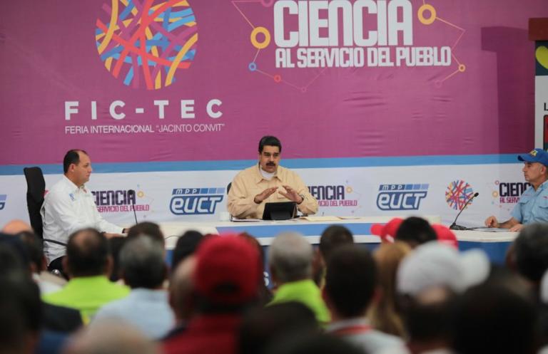 Maduro llama a la oposición a dialogar en Miraflores