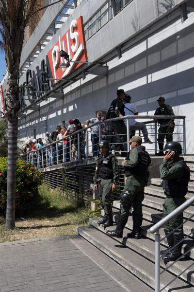 Inspectores del Sundde ordenan bajar precios en 26 cadenas de supermercados en Venezuela Foto EFE