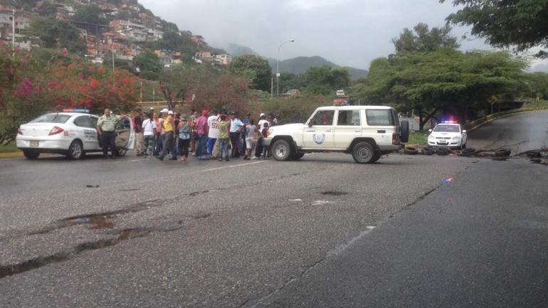 Vecinos de Guarenas protestaron por falta de comida