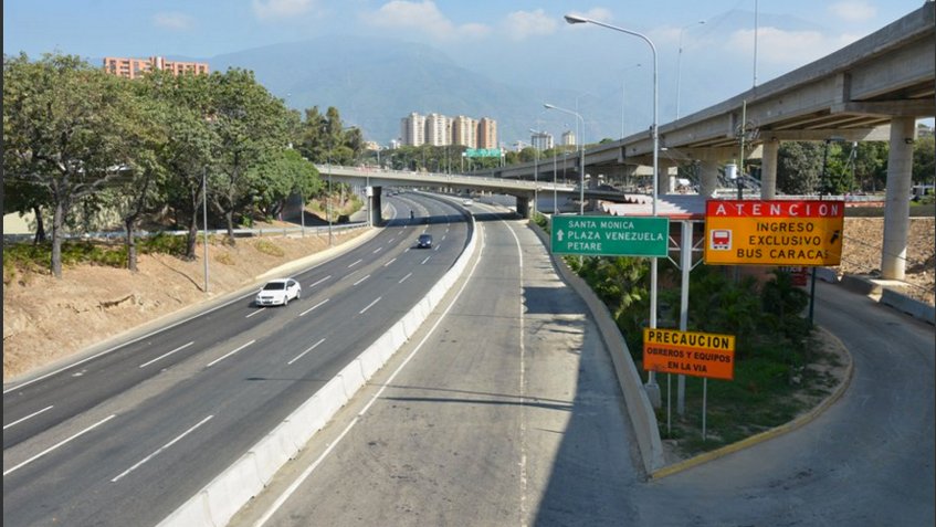 Este domingo en horas de la mañana, se registró un accidente vía Valle-Coche a la altura de Valle Abajo, dejando un fallecido y un lesionado/ Foto: Referencial