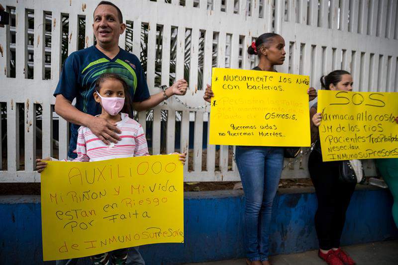Padres de niños internados en el principal hospital infantil de Caracas protestan por falta de medicamentos Foto EFE