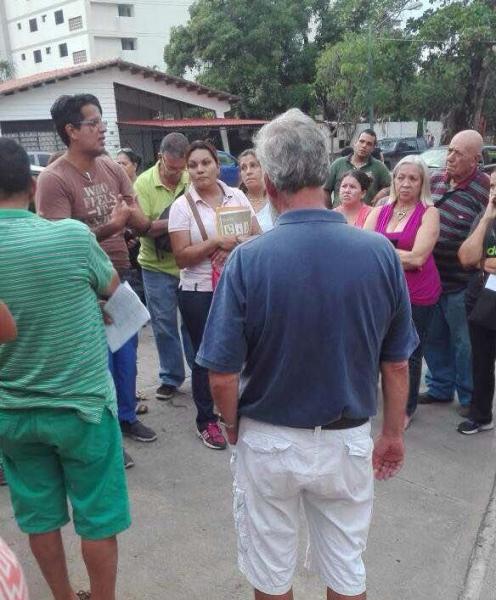 Vecinos recolectan firmas contra expropiación arbitraria del campo de golf de Caraballeda