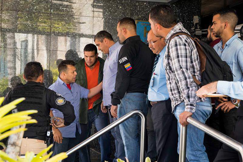 Funcionarios del Sebin detienen al exministro venezolano de Interior Miguel Rodríguez Torres Foto EFE