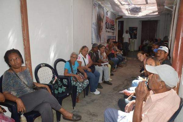 400 personas semanalmente acuden a Fundación Manos Para Vargas en busca de medicinas