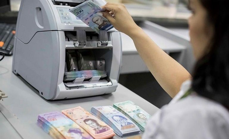 Vista de billetes del nuevo cono monetario/ Foto: EFE