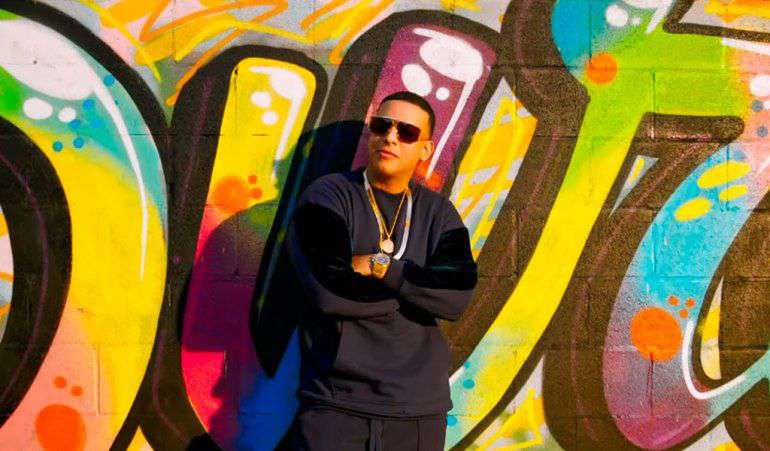 Daddy Yankee signs to be producer of Netflix series “Neon”