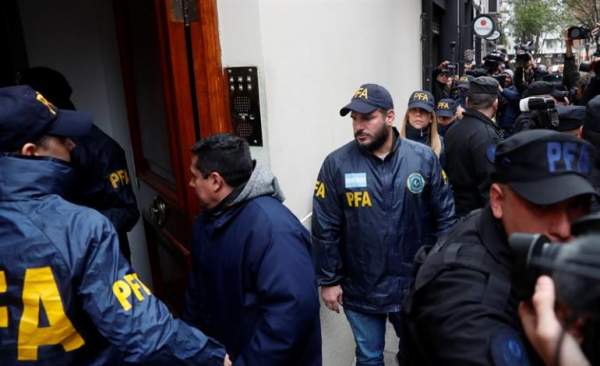 La Policía Federal argentina allana hoy, jueves 23 de agosto de 2018, la casa de la expresidenta y senadora Cristina Fernández de Kirchner, en Buenos Aires (Argentina)/ Foto: EFE