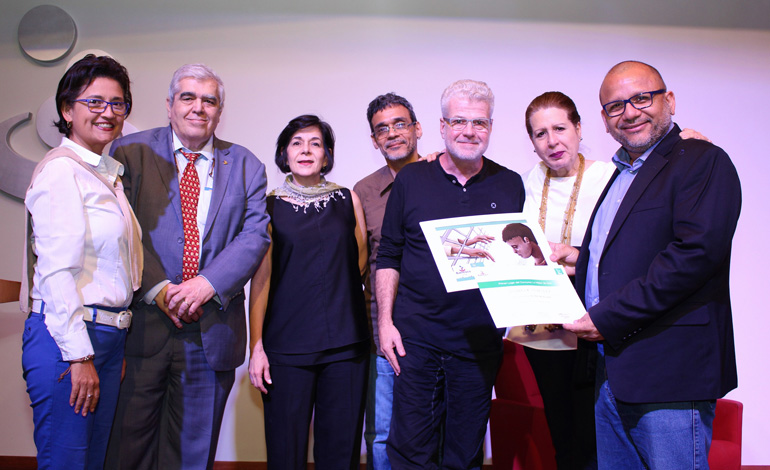 Banesco y La Vida de Nos reconocieron al periodista Andrés Cañizalez y a los finalistas del concurso literario “Lo mejor de Nos”