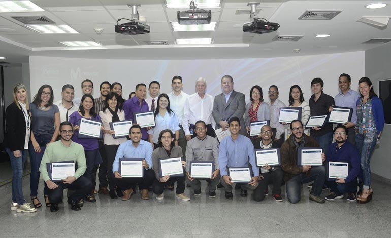Fundación Telefónica Movistar certificó a 30 estudiantes como Ingenieros de Datos
