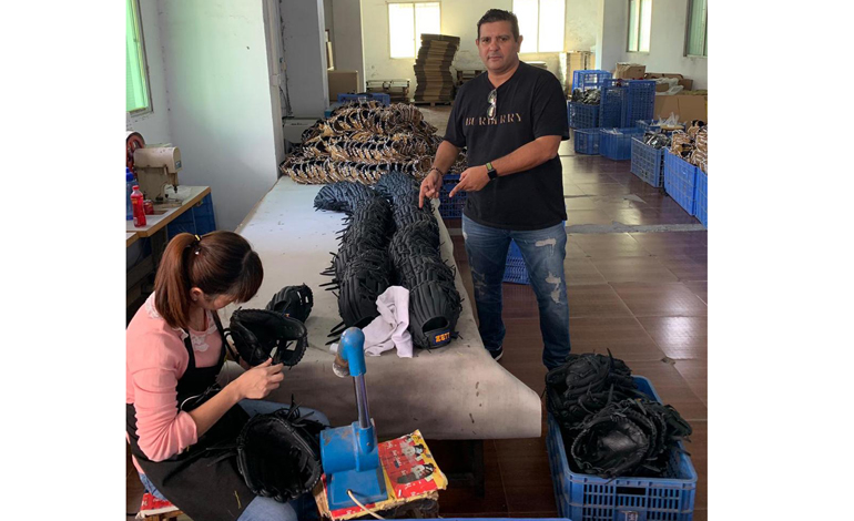 Yasser Méndez regalará 9 mil guantes deportivos en Venezuela
