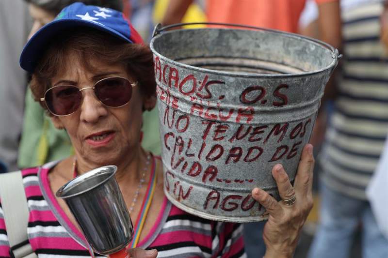 escasez, agua, servicios públicos, altos mirandinos, venezuela, crisis