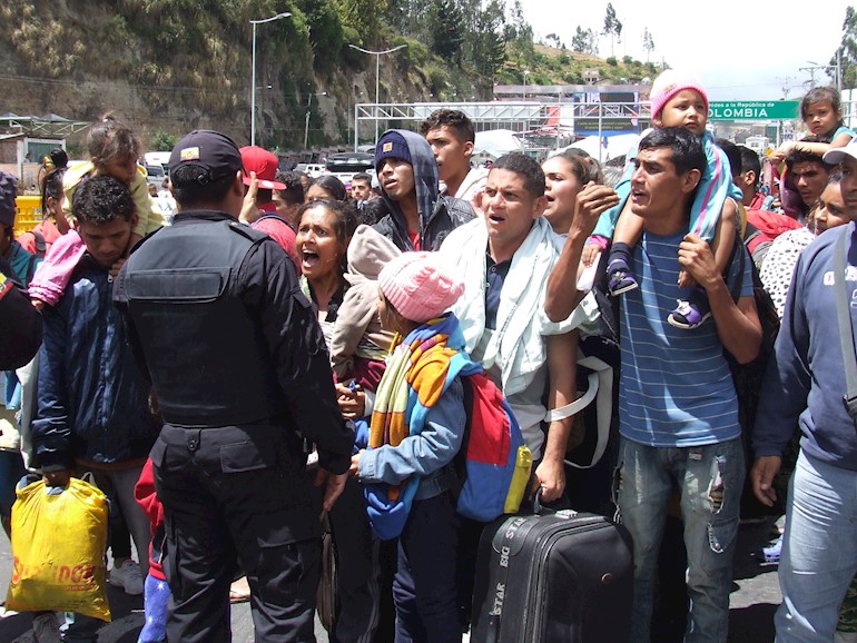 venezolanos, frontera, rumichaca, bloqueo, protesta, migrantes, ecuador, colombia