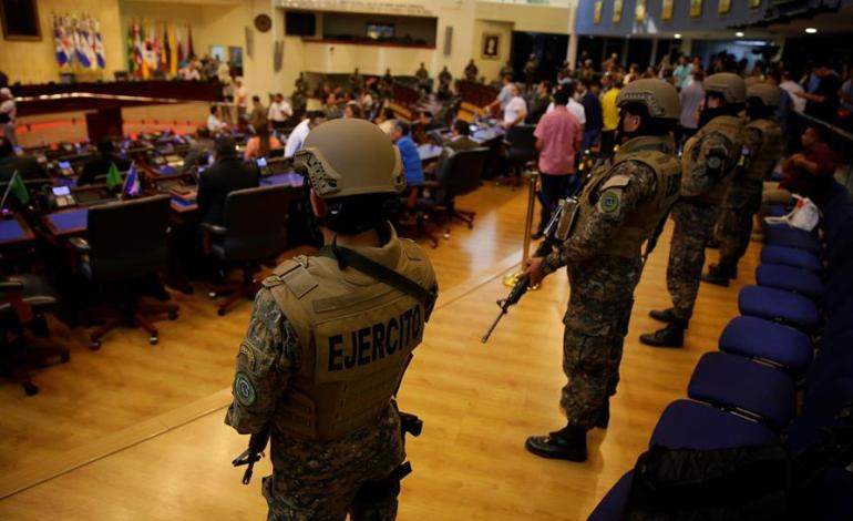 Pugna entre el Ejecutivo y el Legislativo genera crisis en El Salvador
