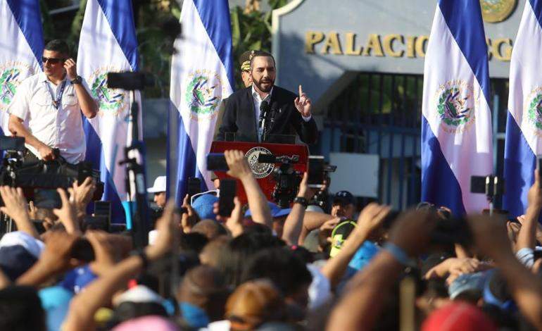 Buscan en El Salvador salida pacífica a crisis política