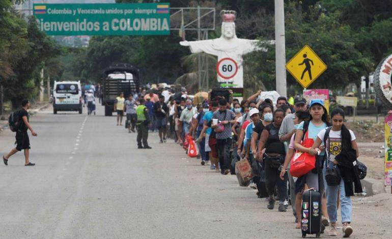 Colombia dice que Maduro ordenó cierre de frontera colombo-venezolana