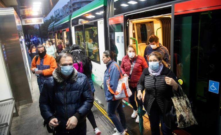 Españoles deberán usar mascarilla en transporte público