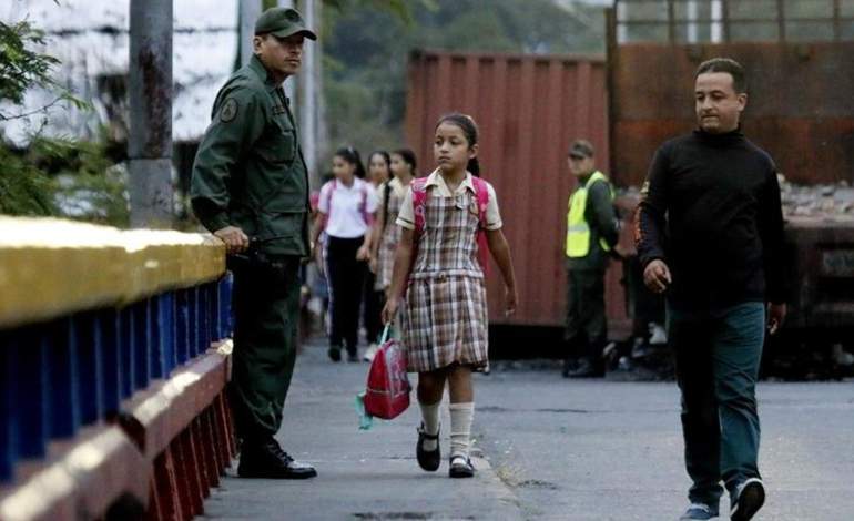 Más de la mitad de los niños y jóvenes venezolanos en Colombia no están integrados al sistema educativo