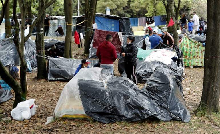 Venezolanos se refugian en campamentos improvisados en Bogota