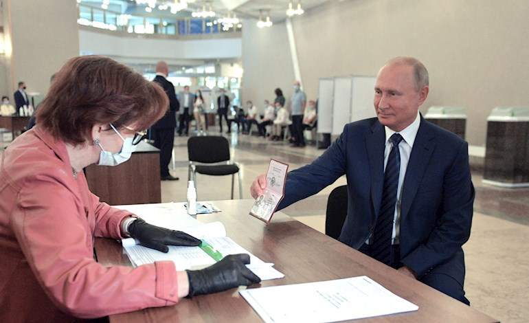 Triunfo de Putin en el plebiscito le permitirá seguir en el poder hasta 2036