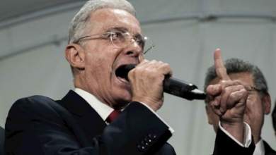 Renuncia de Uribe al Senado abre debate sobre instancia que juzgue su caso