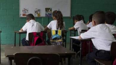 Photo of El bajo salario docente: un factor en contra para el retorno a clases presencial