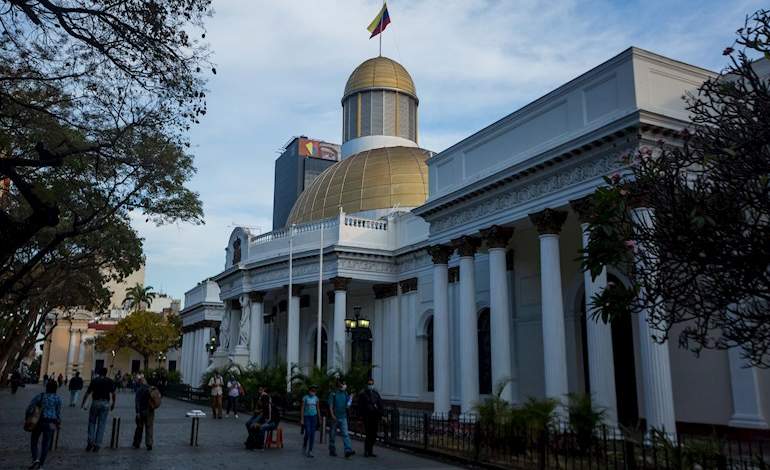 La Asamblea Nacional chavista evalúa un proyecto de ley tributario