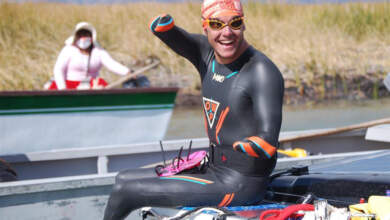 Photo of El nadador paralímpico Théo Curin completa la travesía más larga del Titicaca