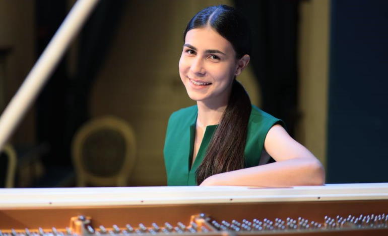 Nuevos pianistas extraordinarios: La joven prodigio Alexandra Dovgan. Pianista Rusa